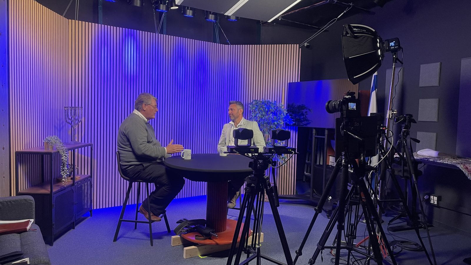 Running a live broadcast — 5-7 cameras